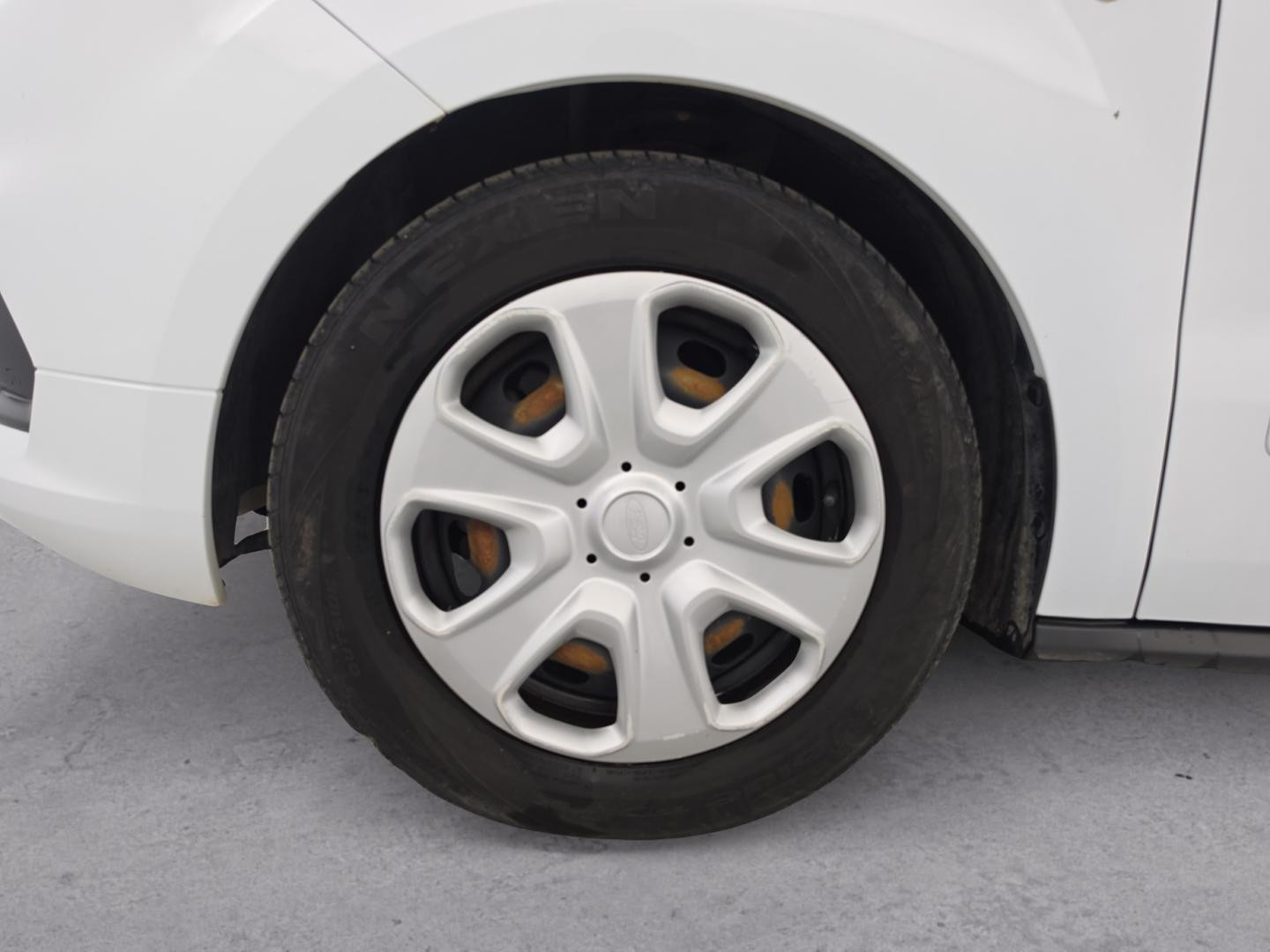 Vente en ligne Ford Tourneo Courier 1.5 TDCI 100ch Trend + Radars AV/AR + Climatisation Automatique au prix de 14 990 €