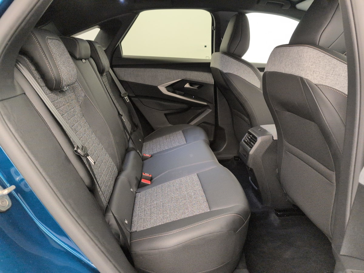 Vente en ligne Peugeot 3008 Hybrid 145 e-DCS6 Allure au prix de 27 070 €