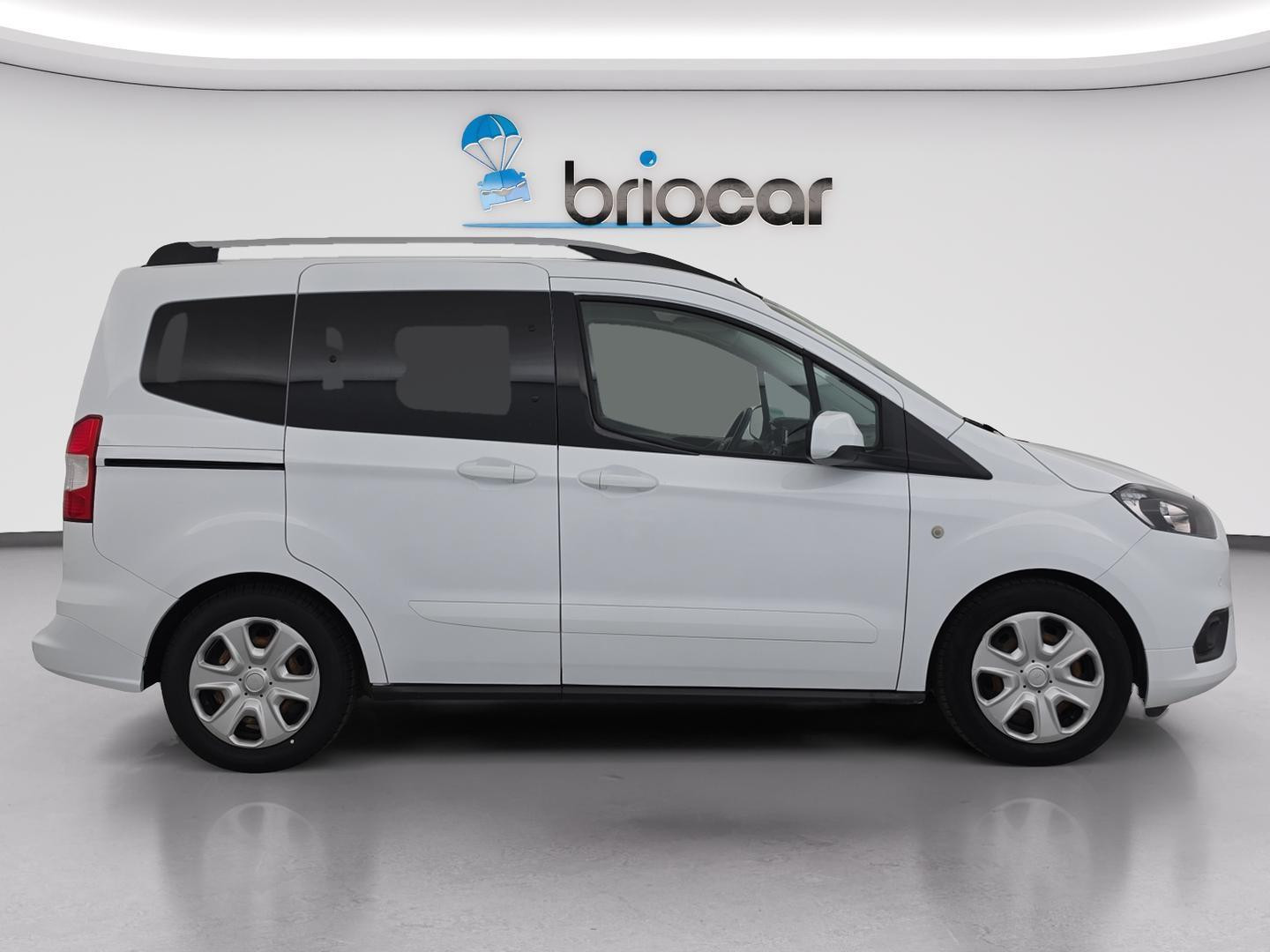 Vente en ligne Ford Tourneo Courier 1.5 TDCI 100ch Trend + Radars AV/AR + Climatisation Automatique au prix de 14 990 €