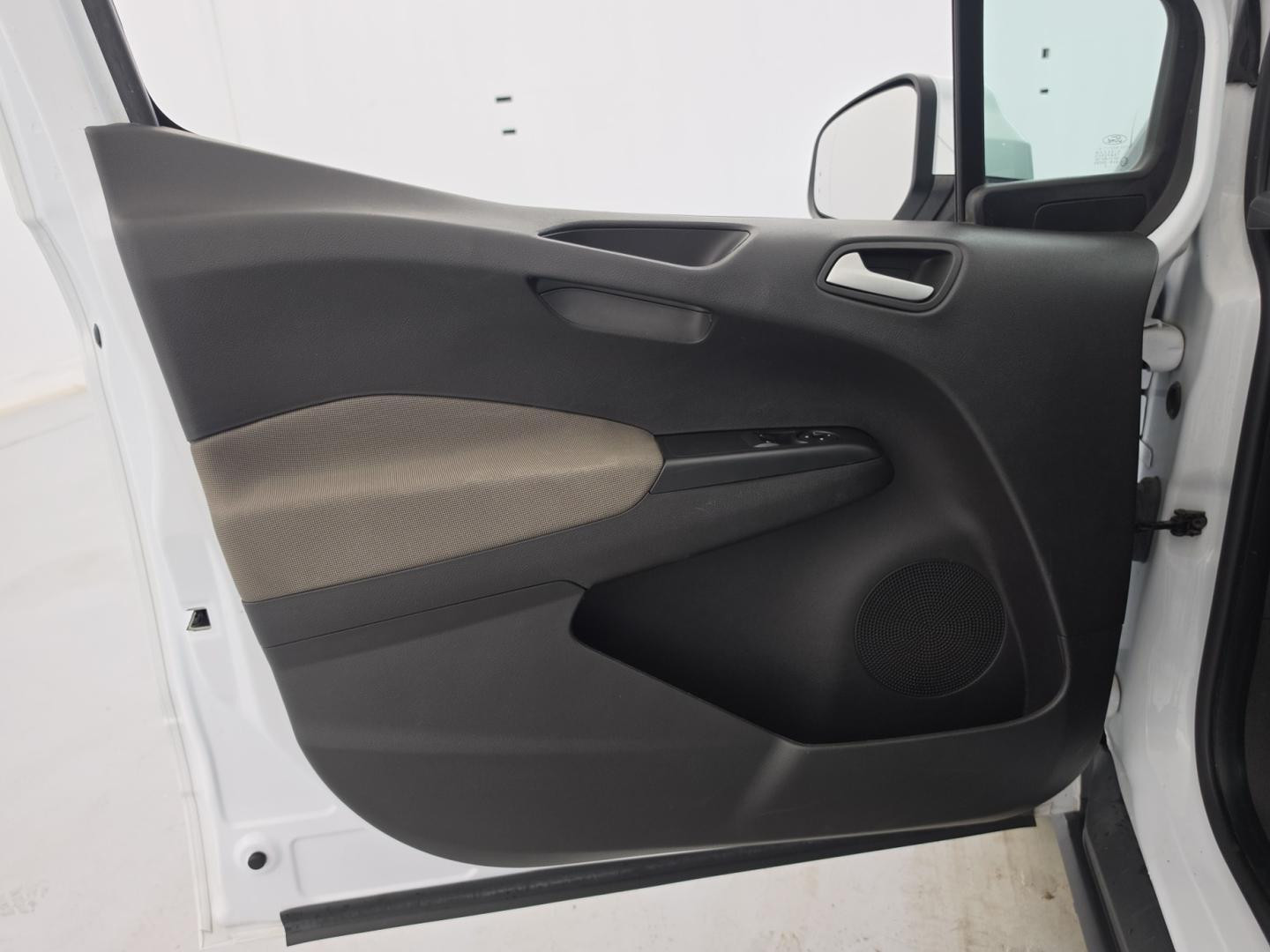 Vente en ligne Ford Tourneo Courier 1.5 TDCI 100ch Trend + Radars AV/AR + Climatisation Automatique au prix de 14 990 €