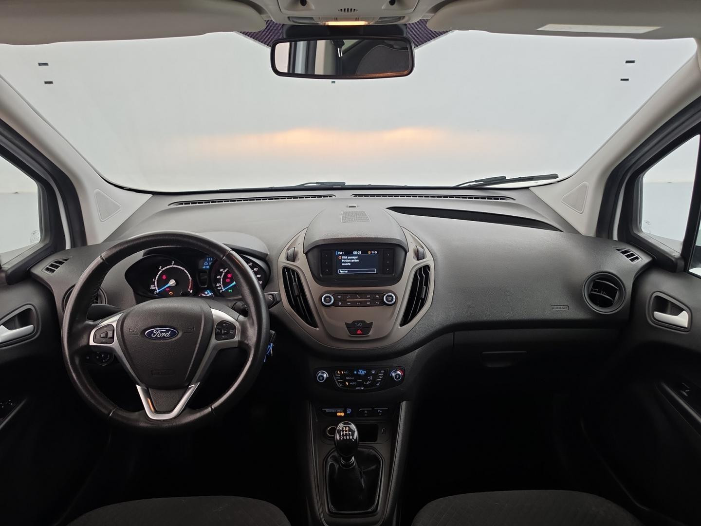 Vente en ligne Ford Tourneo Courier 1.5 TDCI 100ch Trend + Radars AV/AR + Climatisation Automatique au prix de 14 990 €