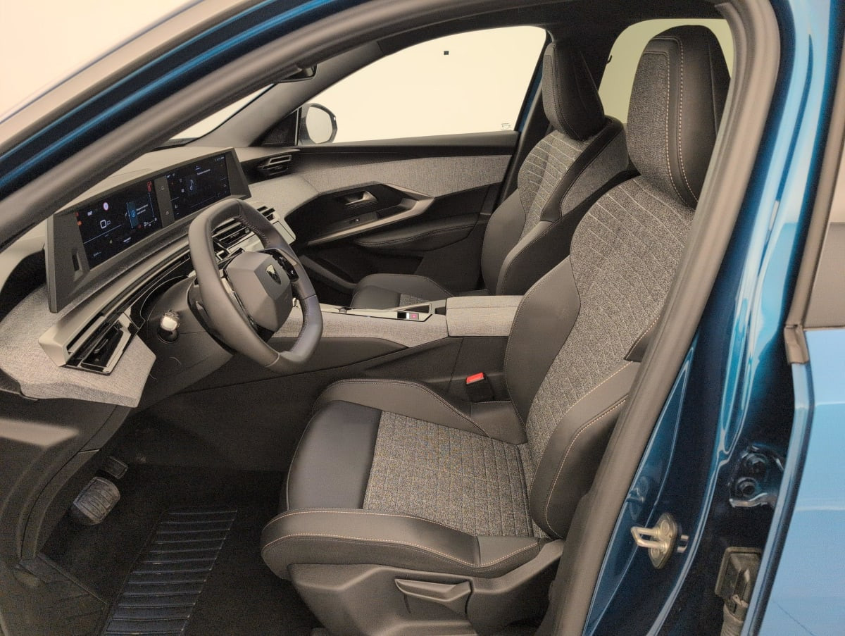 Vente en ligne Peugeot 3008 Hybrid 145 e-DCS6 Allure au prix de 27 070 €