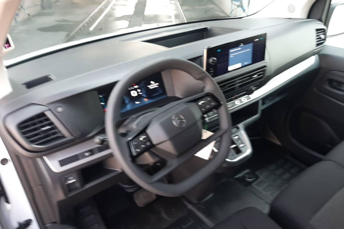 Vente en ligne Citroën Jumpy Fourgon DIESEL 180 CH M AUTOMAT au prix de 32 890 €