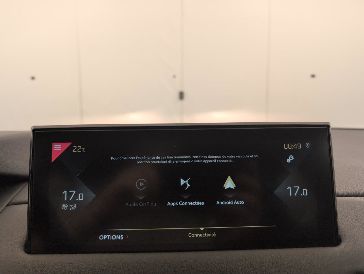 Vente en ligne Ds Ds3 Crossback PURETECH 130 EAT8 CONNECTED CHIC au prix de 14 090 €