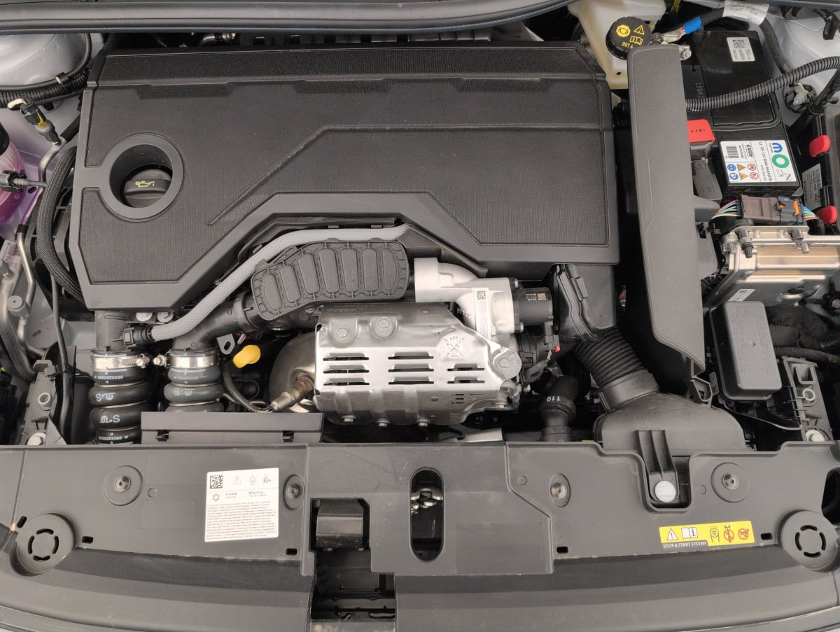 Vente en ligne Peugeot 208 Hybrid 110 ch e-DCS6 Allure au prix de 21 290 €