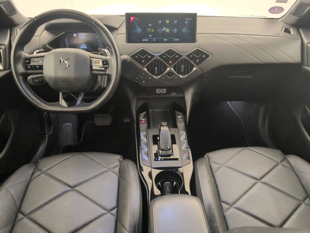 Vente en ligne Ds Ds3 Crossback PURETECH 130 EAT8 CONNECTED CHIC au prix de 14 090 €