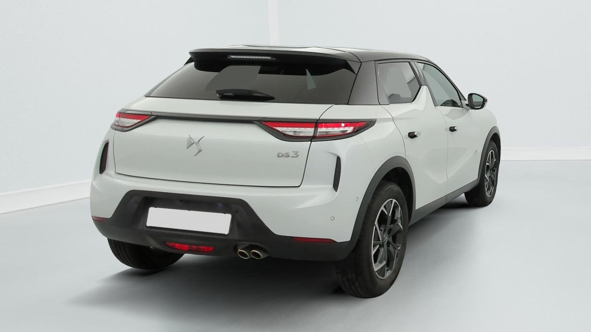 Vente en ligne Ds Ds3 Crossback PURETECH 130 EAT8 CONNECTED CHIC au prix de 14 090 €