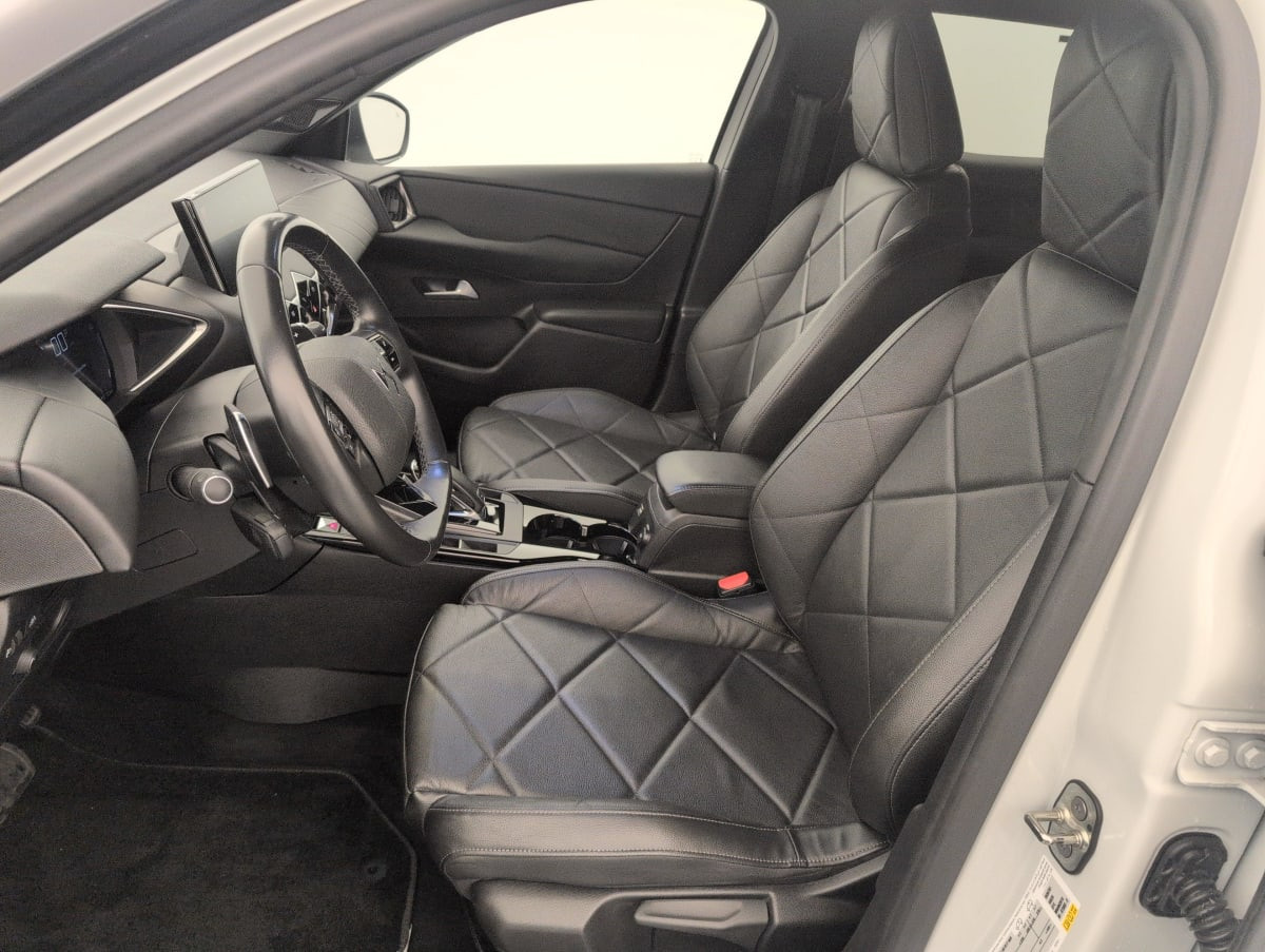 Vente en ligne Ds Ds3 Crossback PURETECH 130 EAT8 CONNECTED CHIC au prix de 14 090 €