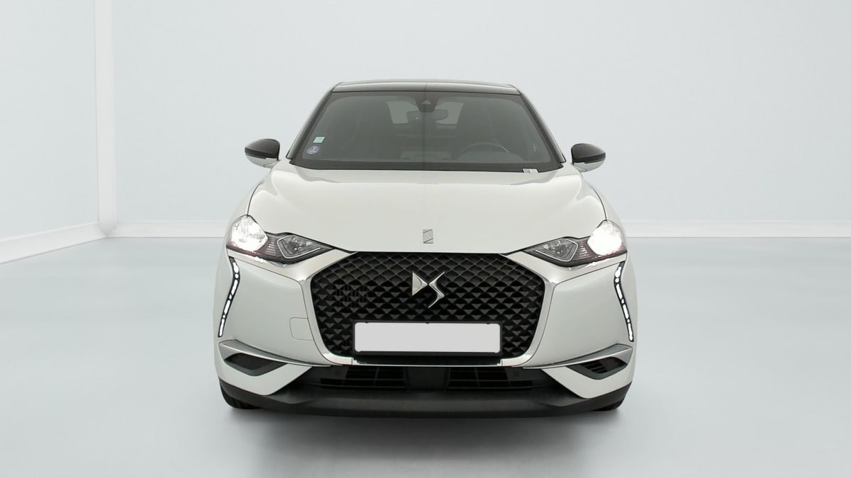 Vente en ligne Ds Ds3 Crossback PURETECH 130 EAT8 CONNECTED CHIC au prix de 14 090 €