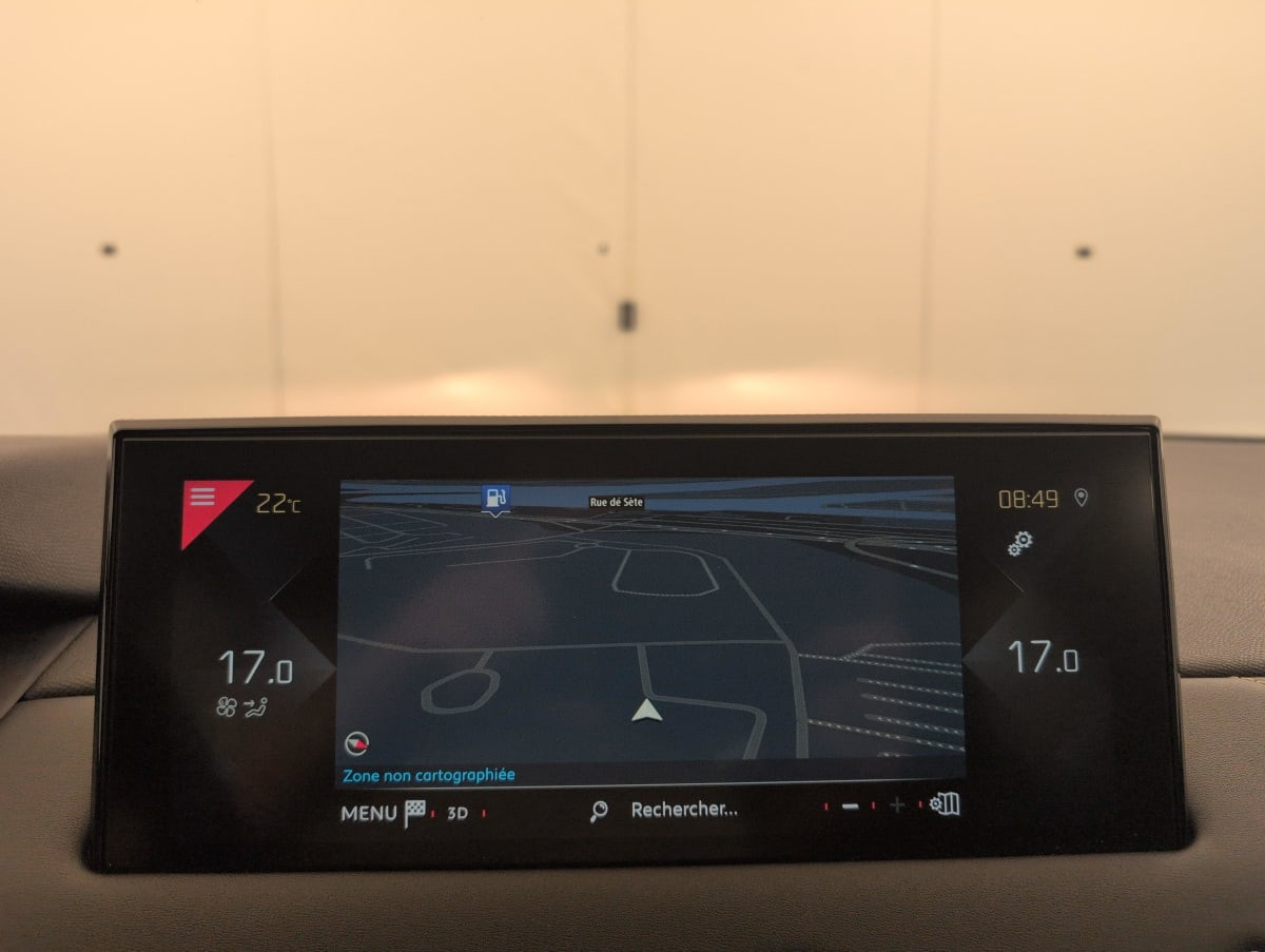 Vente en ligne Ds Ds3 Crossback PURETECH 130 EAT8 CONNECTED CHIC au prix de 14 090 €