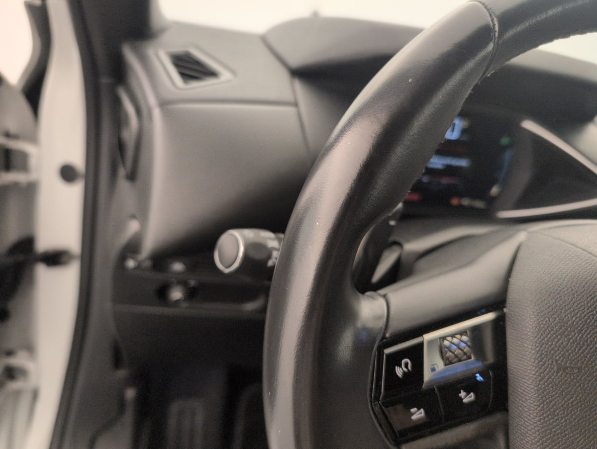 Vente en ligne Ds Ds3 Crossback PURETECH 130 EAT8 CONNECTED CHIC au prix de 14 090 €