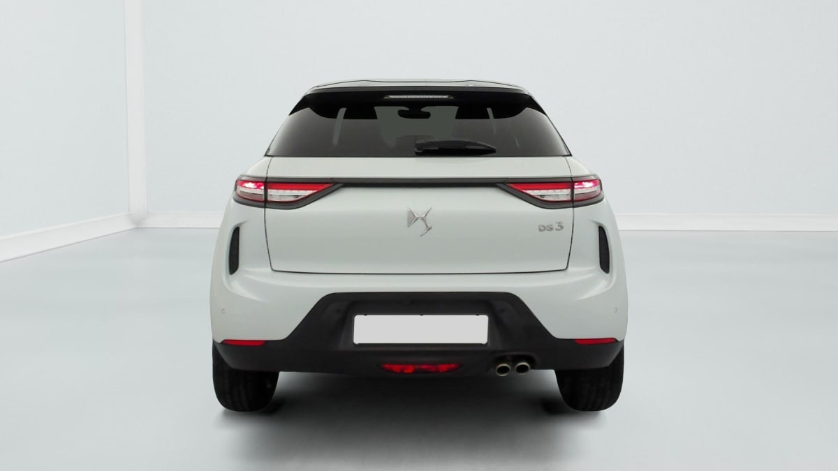Vente en ligne Ds Ds3 Crossback PURETECH 130 EAT8 CONNECTED CHIC au prix de 14 090 €