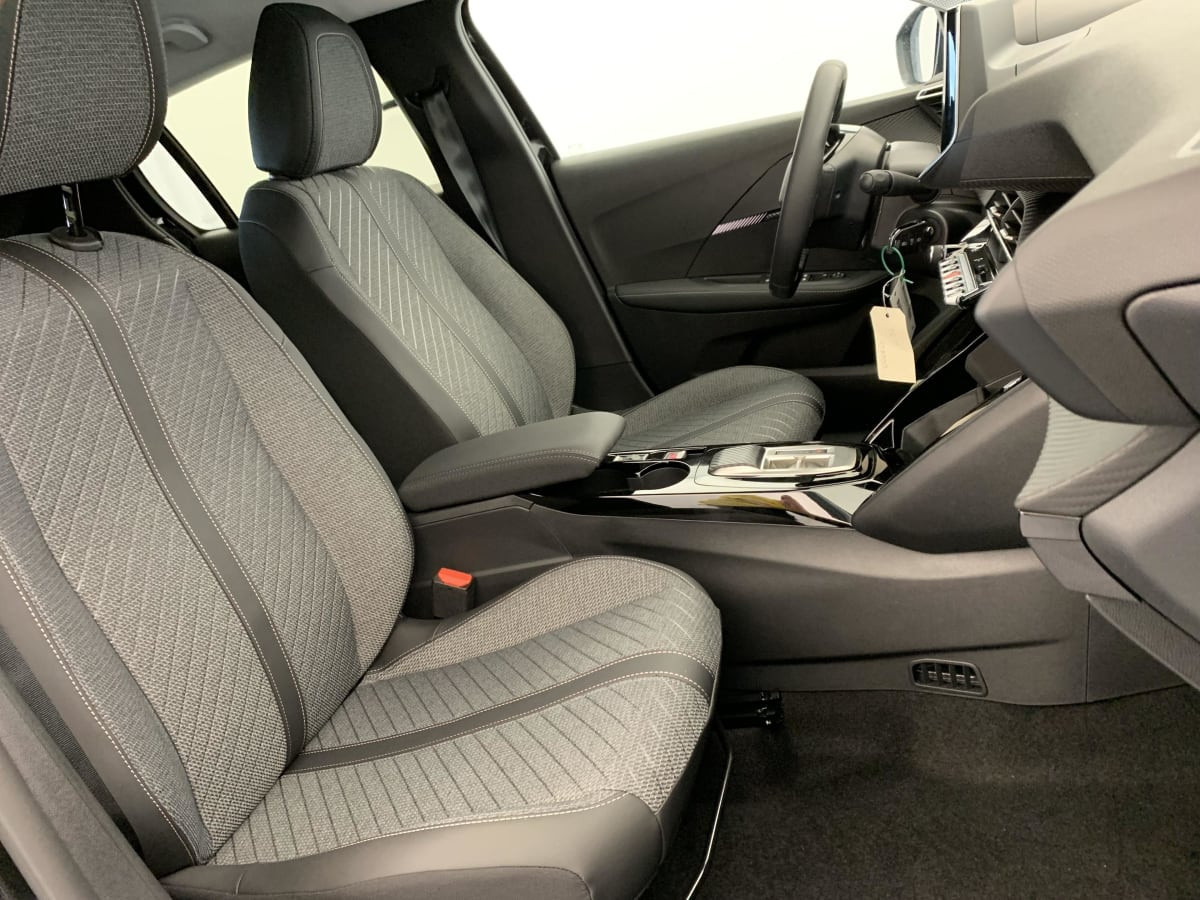 Vente en ligne Peugeot 208 Hybrid 110 ch e-DCS6 Allure au prix de 21 290 €