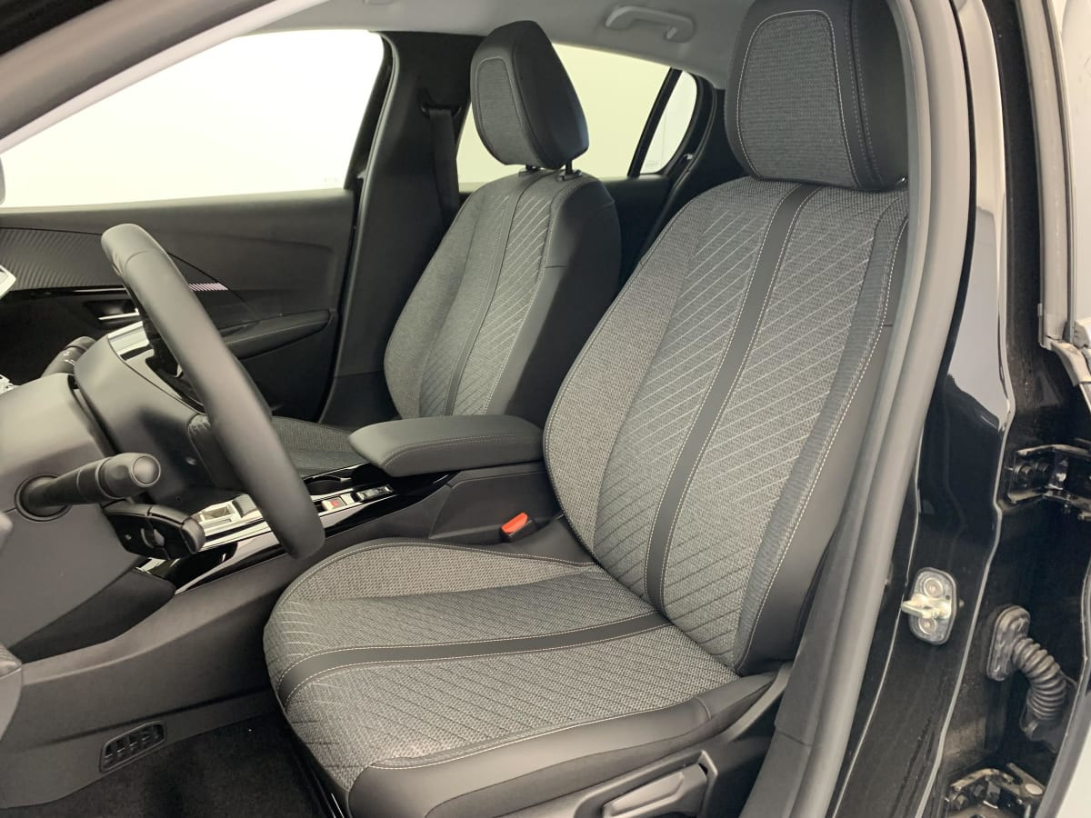 Vente en ligne Peugeot 208 Hybrid 110 ch e-DCS6 Allure au prix de 21 290 €