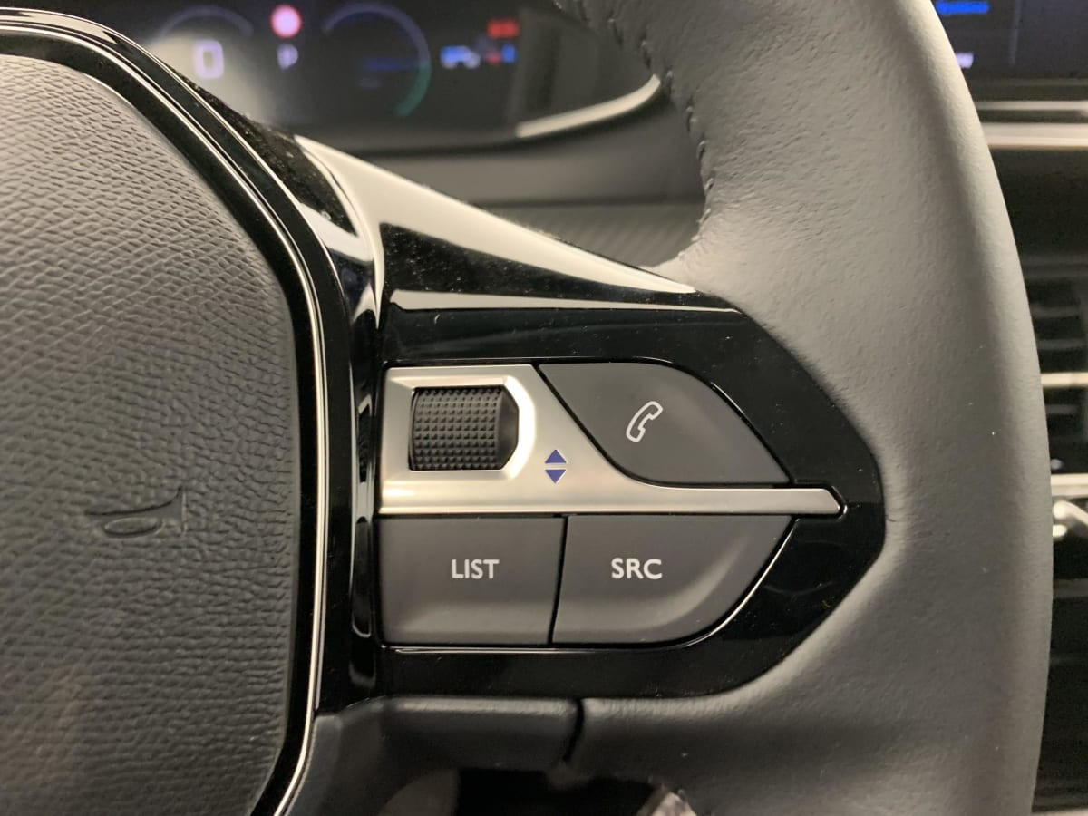 Vente en ligne Peugeot 208 Hybrid 110 ch e-DCS6 Allure au prix de 21 290 €