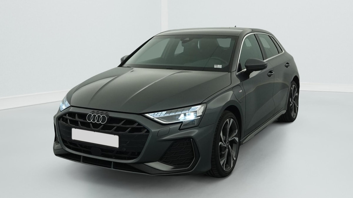 Audi A3 TFSI e Hybride rechargeable 204 S tronic 6 S line occasion de 2025 en vente à Rennes