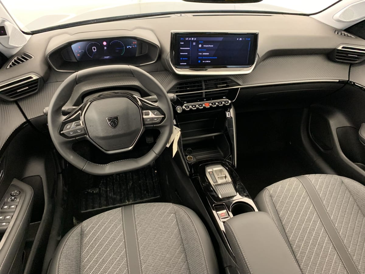 Vente en ligne Peugeot 208 Hybrid 110 ch e-DCS6 Allure au prix de 21 290 €
