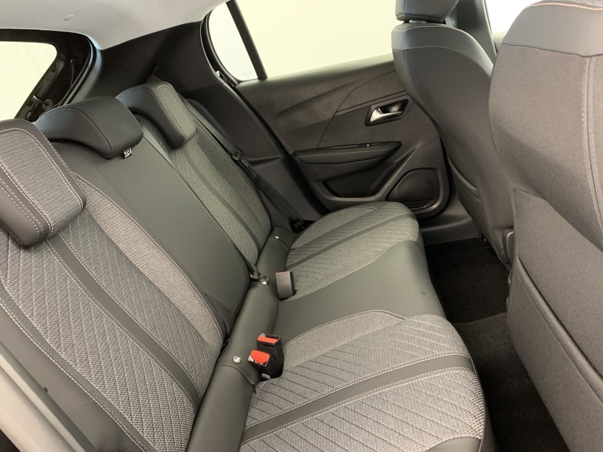 Vente en ligne Peugeot 208 Hybrid 110 ch e-DCS6 Allure au prix de 21 290 €