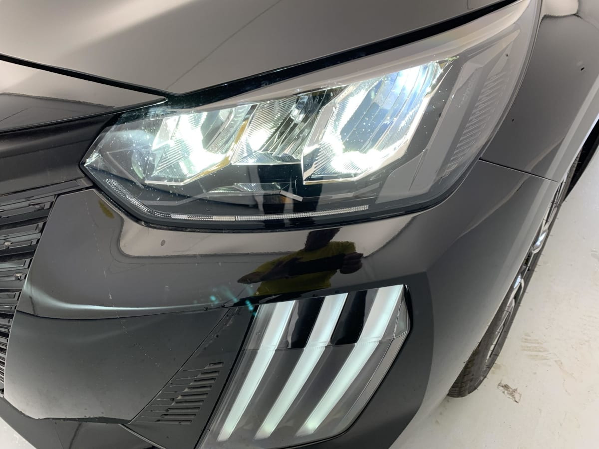 Vente en ligne Peugeot 208 Hybrid 110 ch e-DCS6 Allure au prix de 21 290 €