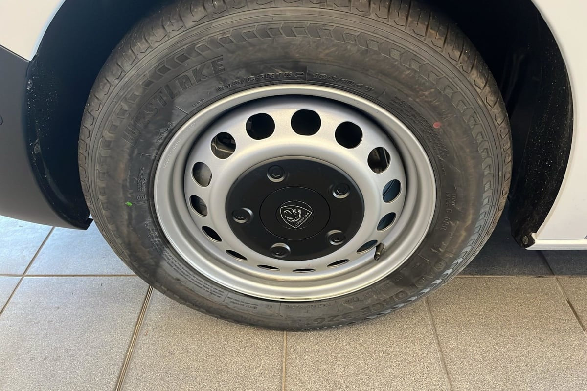 Vente en ligne Peugeot Expert M DIESEL 120 CH MANUELLE au prix de 26 710 €