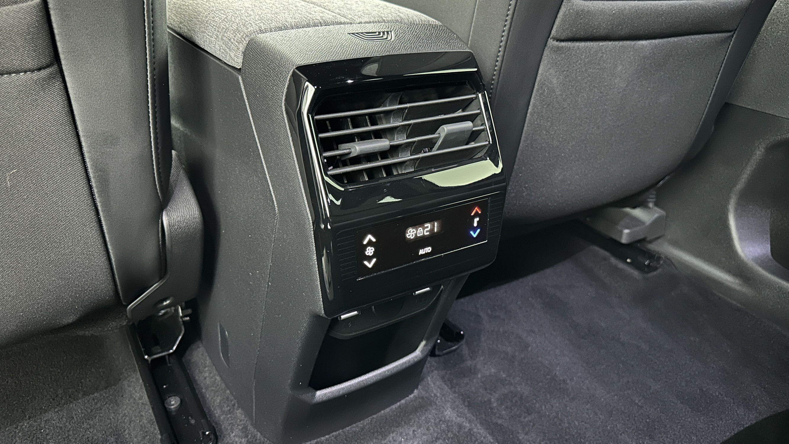 Vente en ligne Peugeot 5008 5008 III 1.2 Hybrid 145ch Allure e-DCS6 au prix de 30 910 €