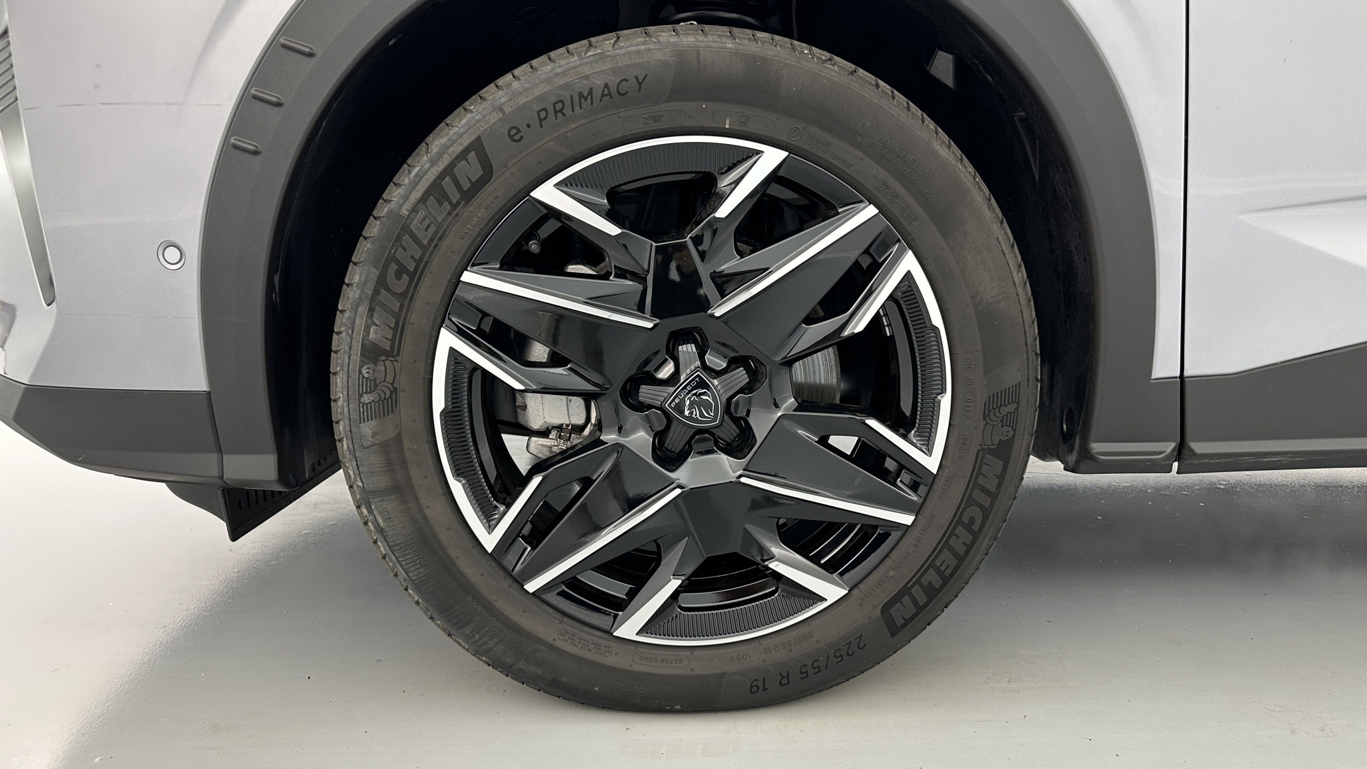Vente en ligne Peugeot 5008 5008 III 1.2 Hybrid 145ch Allure e-DCS6 au prix de 30 910 €