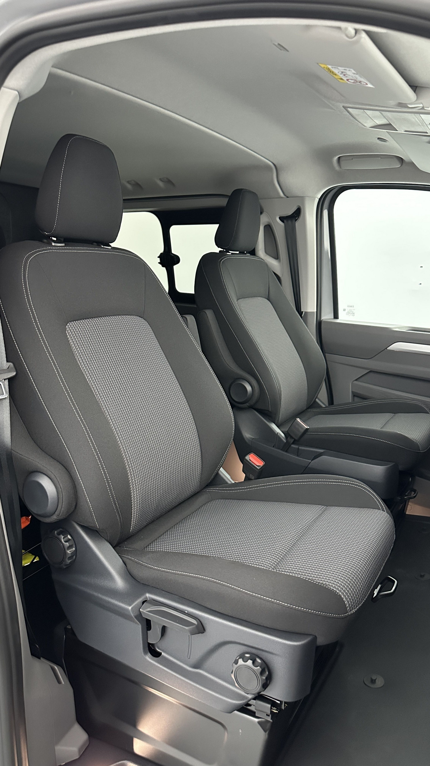 Vente en ligne Volkswagen Transporter TRANSPORTER PROCAB T7 L1H1 2.0 TDI 170ch Business BVA8 au prix de 50 600 €