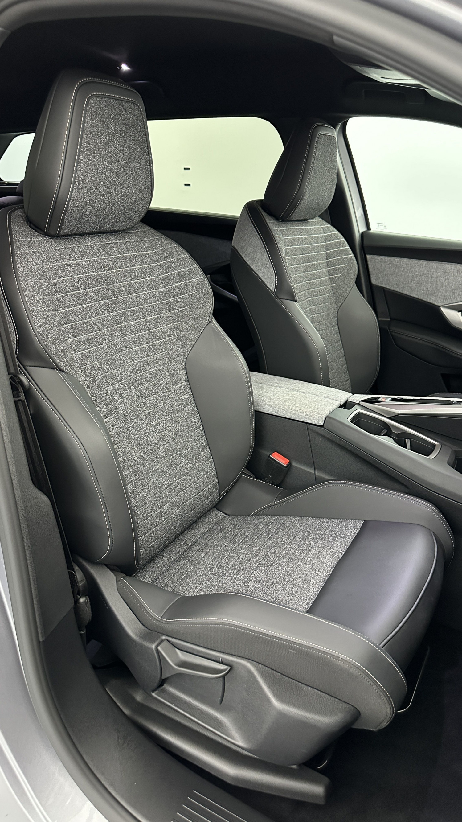 Vente en ligne Peugeot 5008 5008 III 1.2 Hybrid 145ch Allure e-DCS6 au prix de 30 910 €