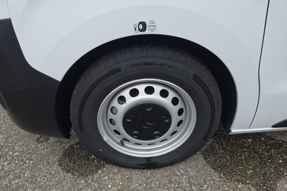 Vente en ligne Citroën Jumpy Fourgon JUMPY CAB APPROFONDIE XL BLUEHDI 145 S S BVM6 au prix de 30 420 €