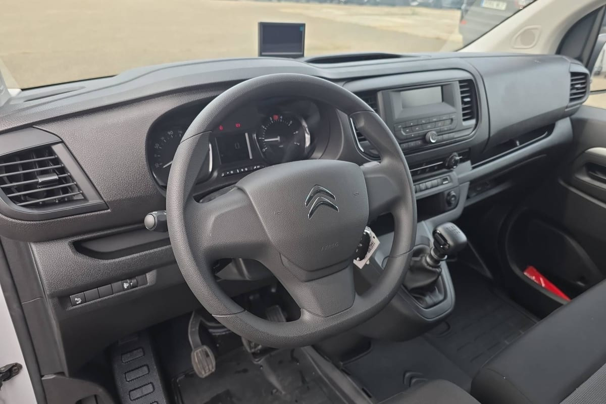 Vente en ligne Citroën Jumpy Fourgon JUMPY CAB APPROFONDIE XL BLUEHDI 145 S S BVM6 au prix de 30 420 €