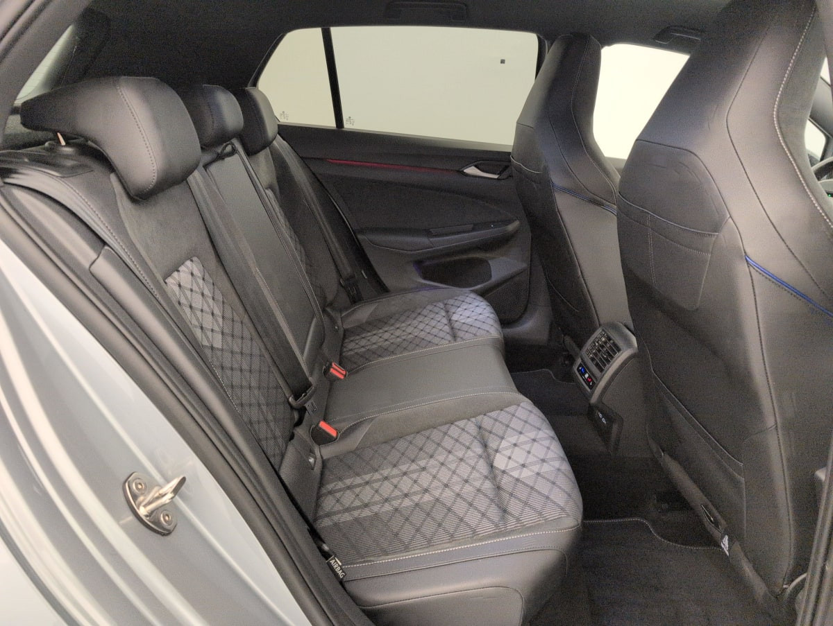 Vente en ligne Volkswagen Golf 2.0 TDI 150 DSG7 R-LINE au prix de 33 660 €
