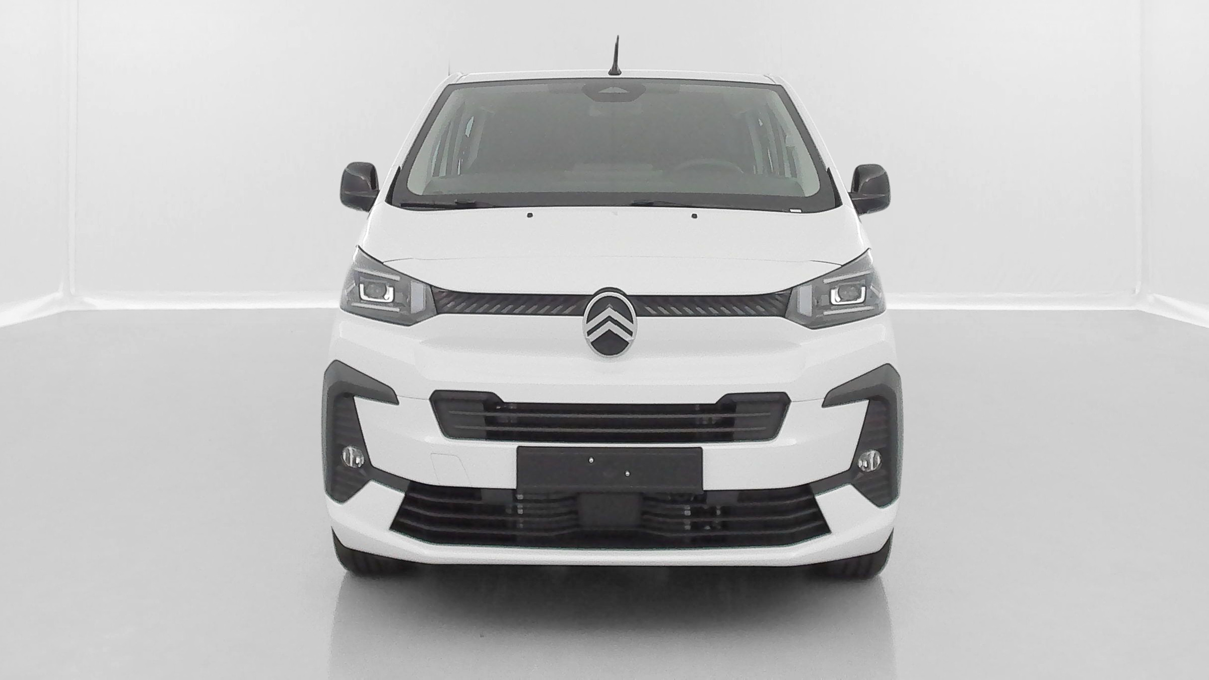 Vente en ligne Citroën Jumpy Fourgon JUMPY CA M 2.2 BlueHDi 180ch EAT8 au prix de 36 680 €