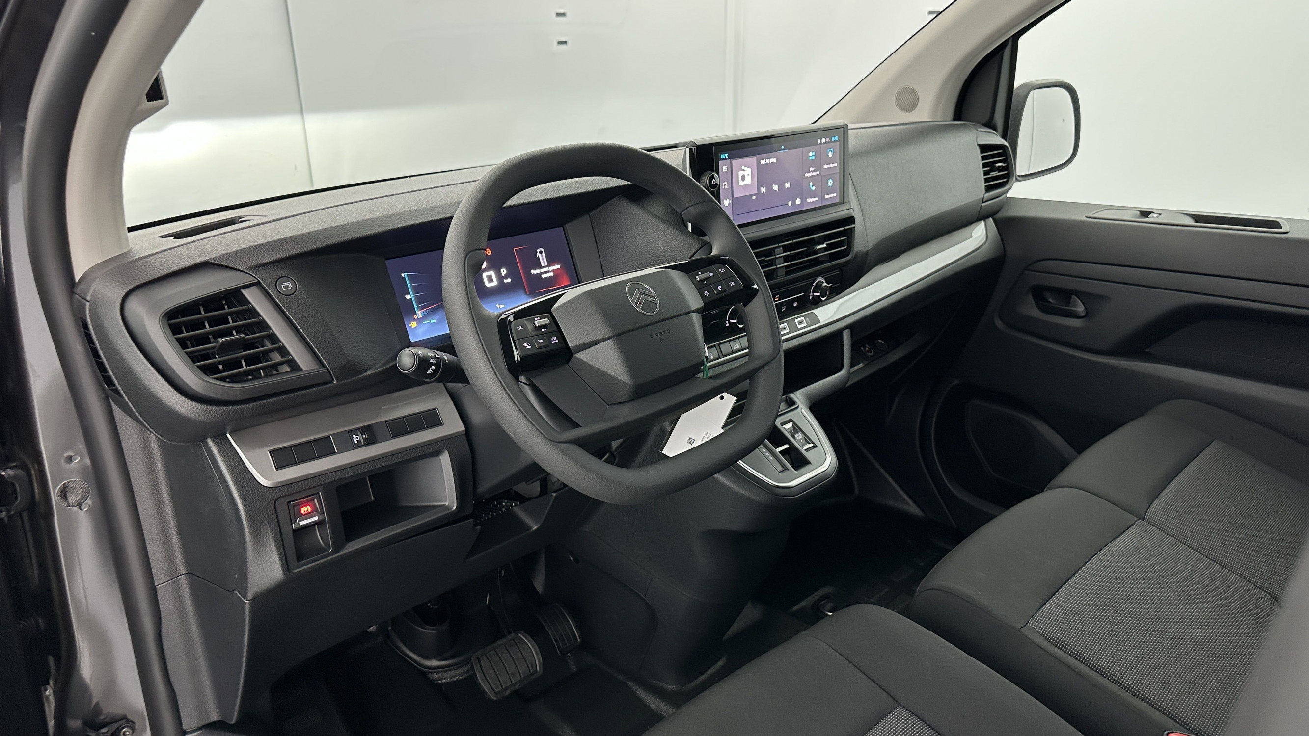 Vente en ligne Citroën Jumpy Fourgon JUMPY M 2.2 BlueHDi 180ch EAT8 au prix de 31 880 €