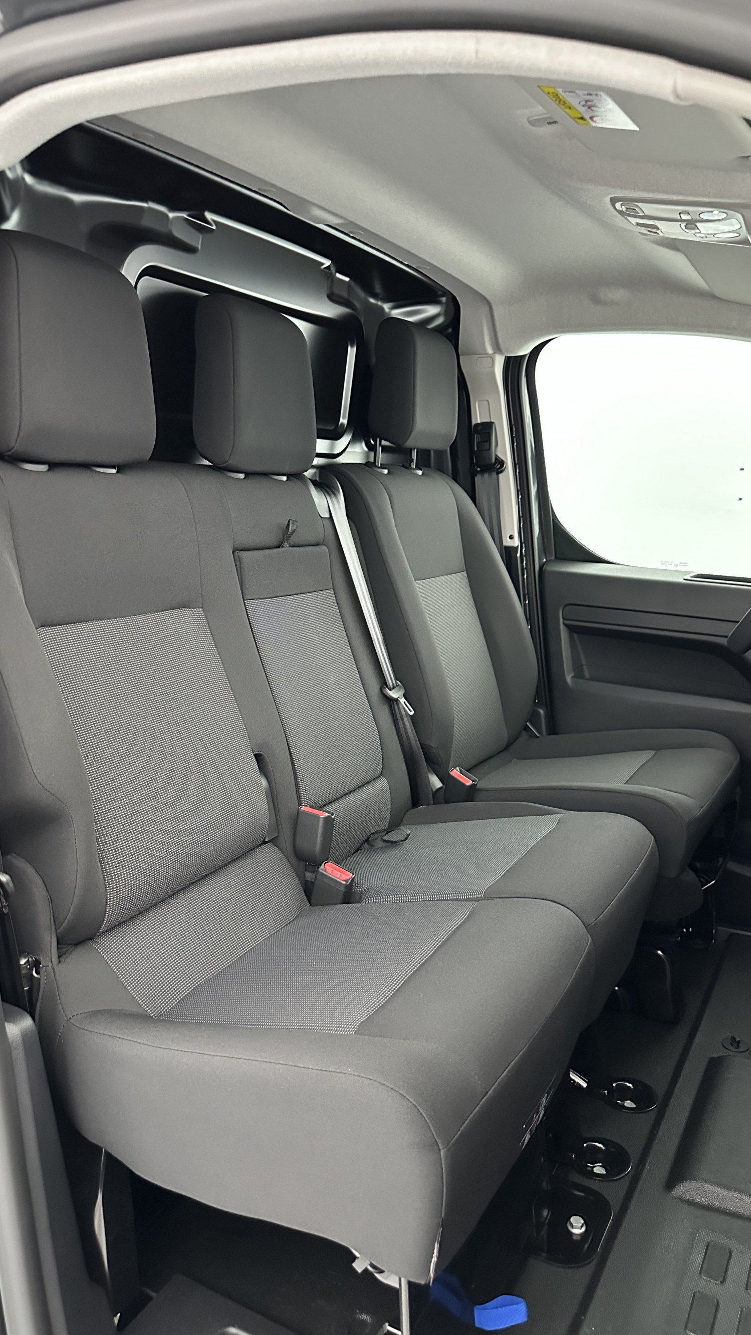 Vente en ligne Citroën Jumpy Fourgon JUMPY M 2.2 BlueHDi 180ch EAT8 au prix de 31 880 €
