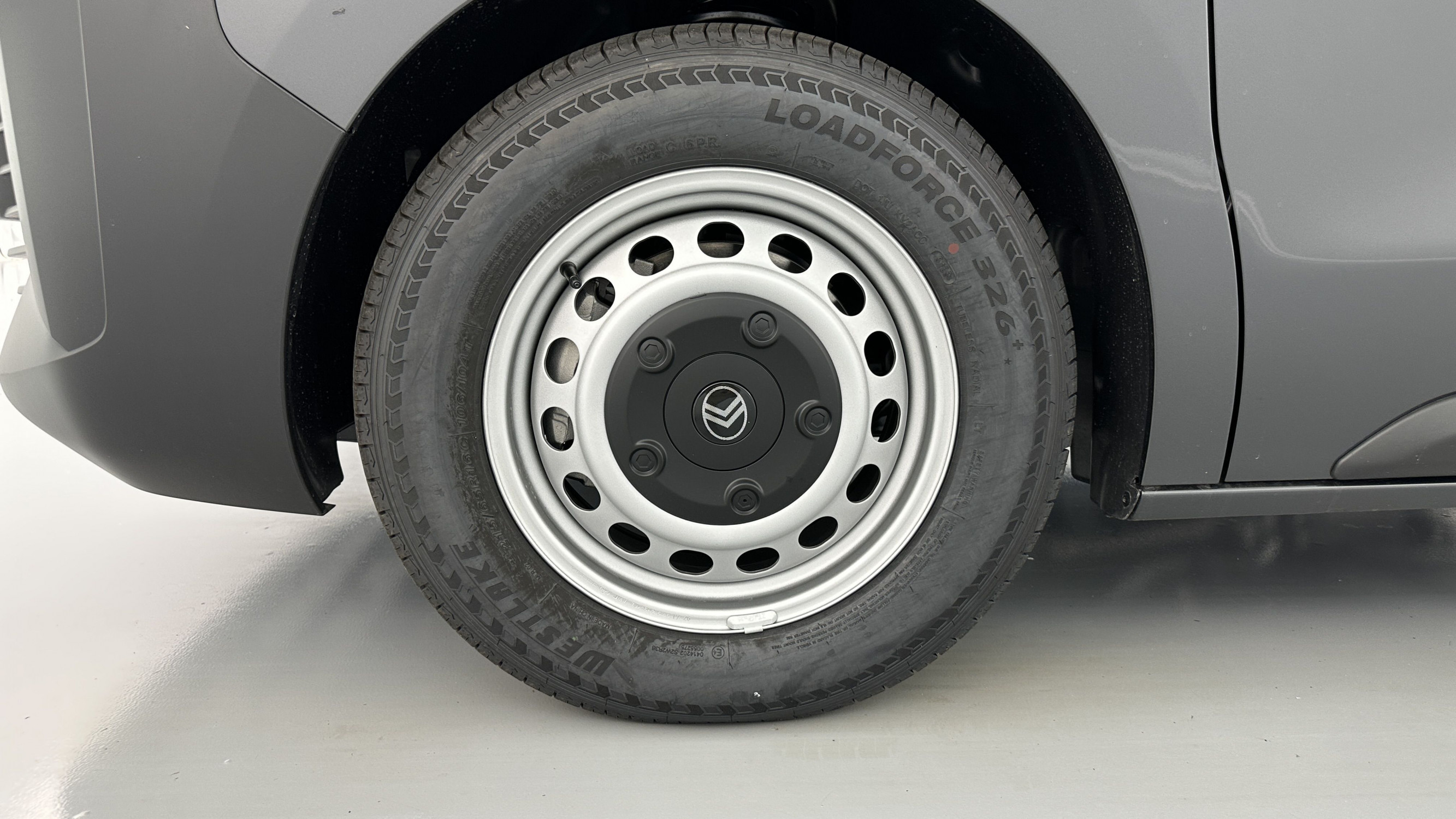Vente en ligne Citroën Jumpy Fourgon JUMPY M 2.2 BlueHDi 180ch EAT8 au prix de 31 880 €