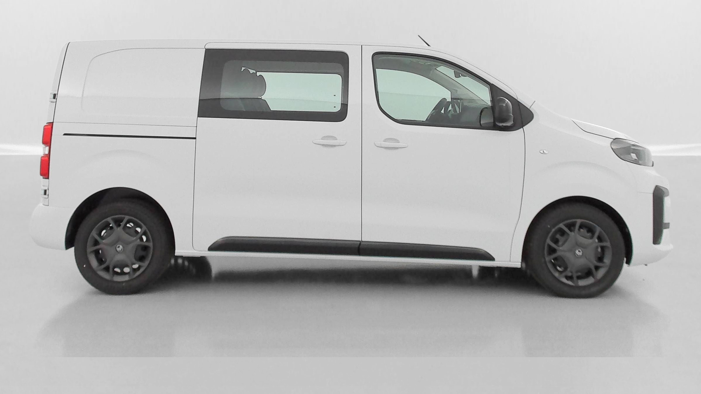 Vente en ligne Citroën Jumpy Fourgon JUMPY CA M 2.2 BlueHDi 180ch EAT8 au prix de 36 680 €