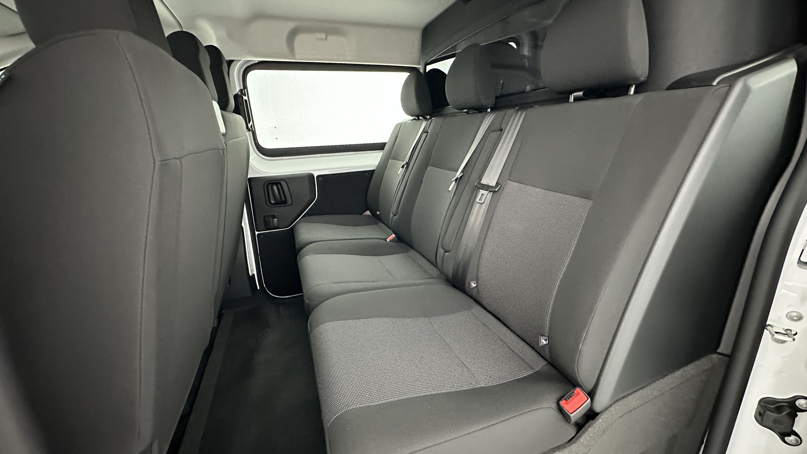 Vente en ligne Citroën Jumpy Fourgon JUMPY CA M 2.2 BlueHDi 180ch EAT8 au prix de 36 680 €