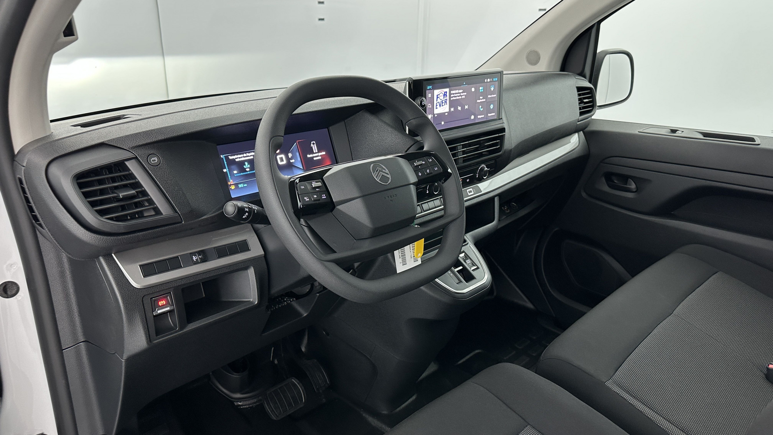 Vente en ligne Citroën Jumpy Fourgon JUMPY CA M 2.2 BlueHDi 180ch EAT8 au prix de 36 680 €