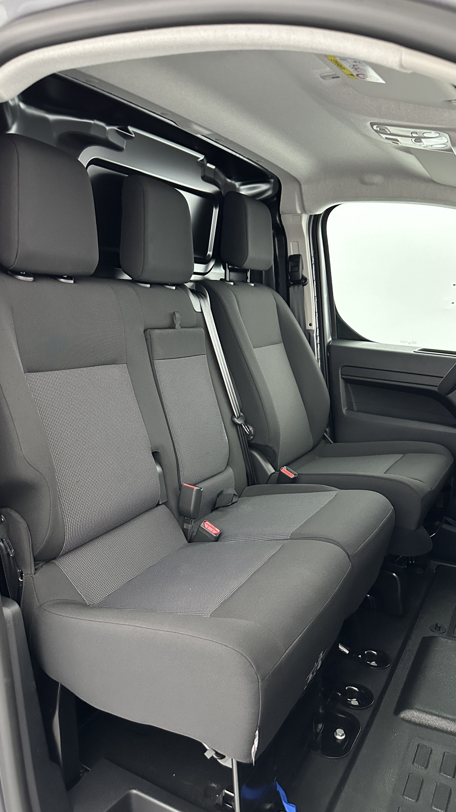 Vente en ligne Citroën Jumpy Fourgon JUMPY M 2.2 BlueHDi 180ch EAT8 au prix de 31 880 €