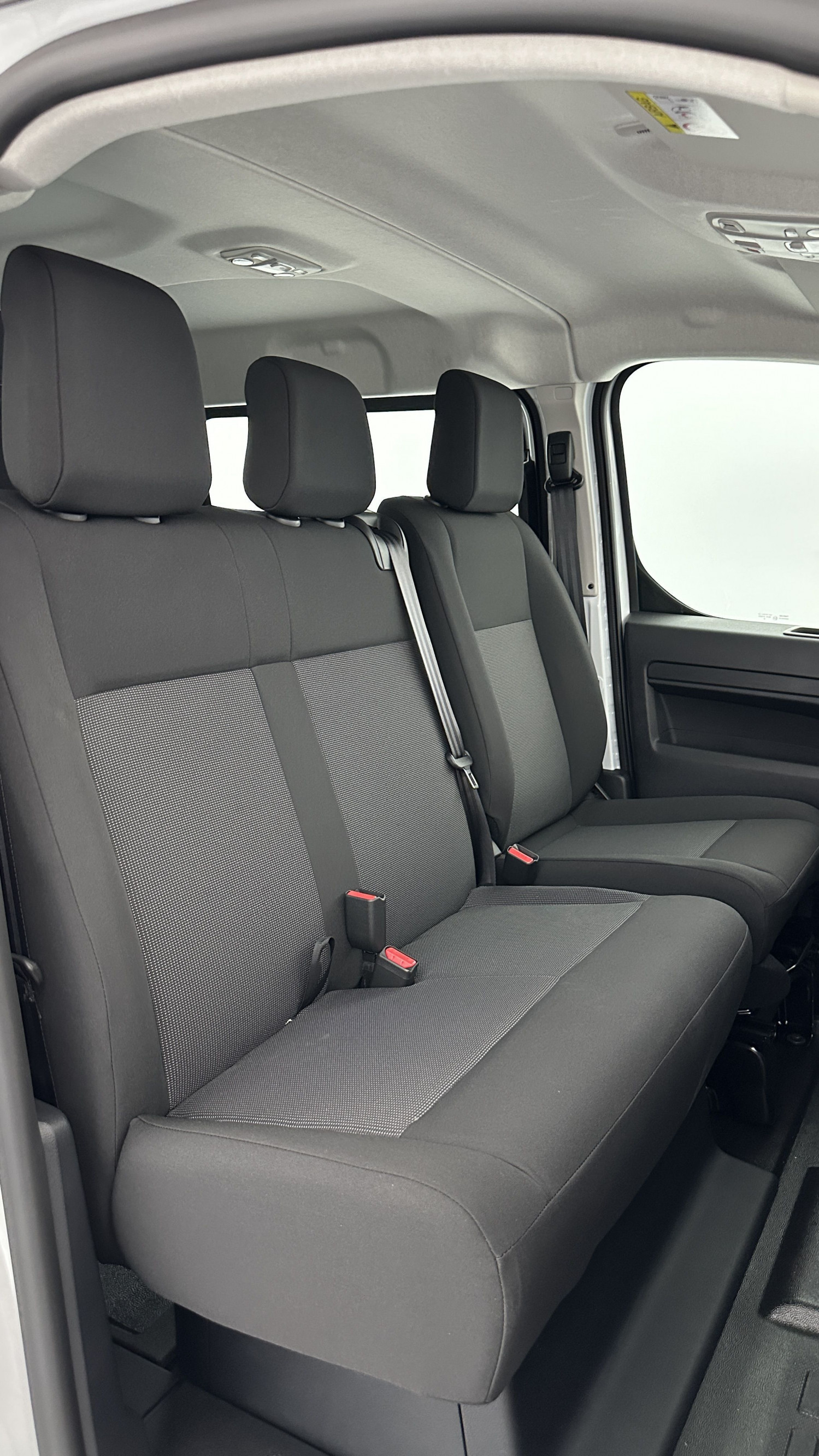 Vente en ligne Citroën Jumpy Fourgon JUMPY CA M 2.2 BlueHDi 180ch EAT8 au prix de 36 680 €