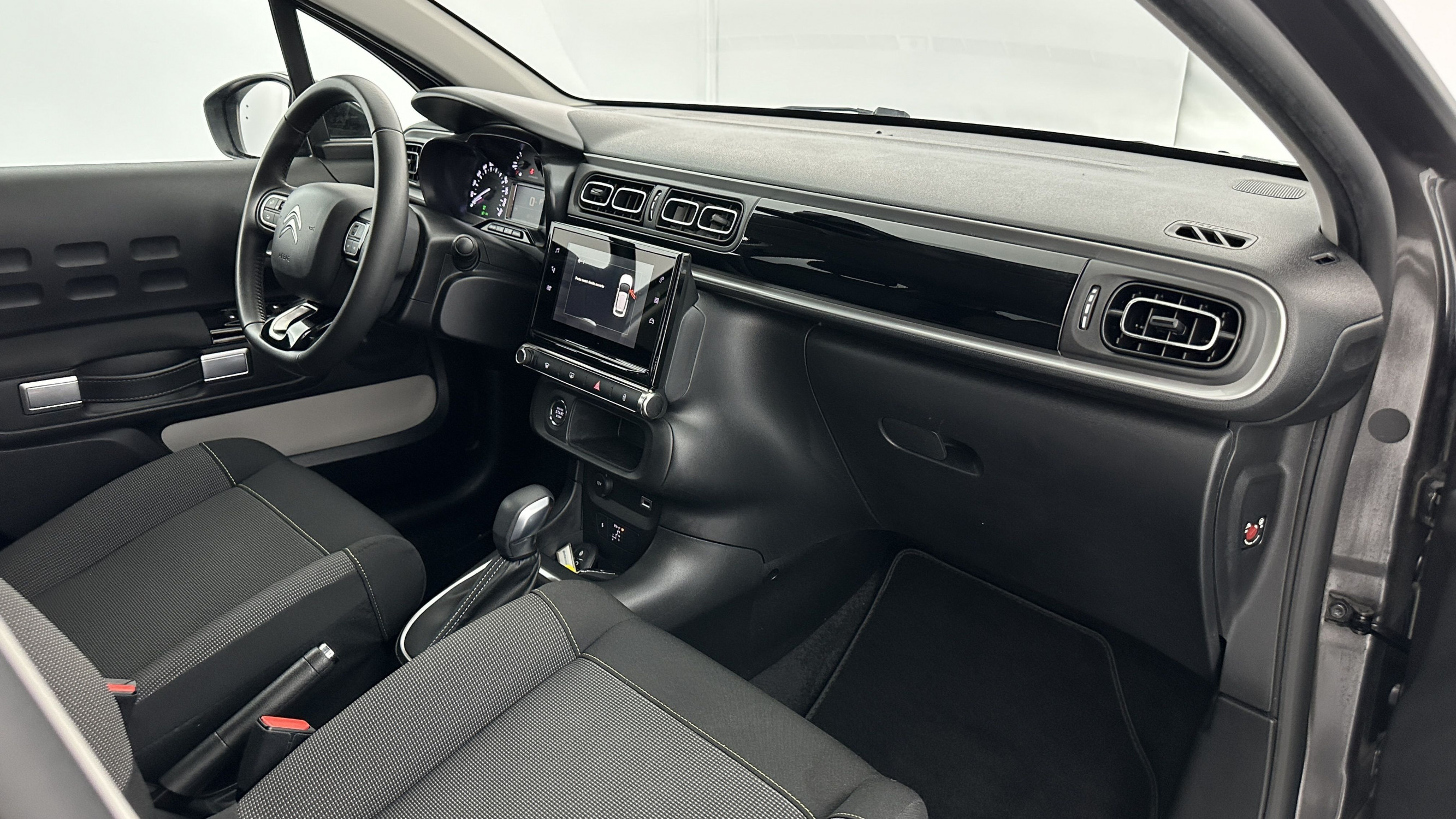 Vente en ligne Citroën C3 C3 1.2 Puretech 110ch Shine EAT6 au prix de 18 200 €
