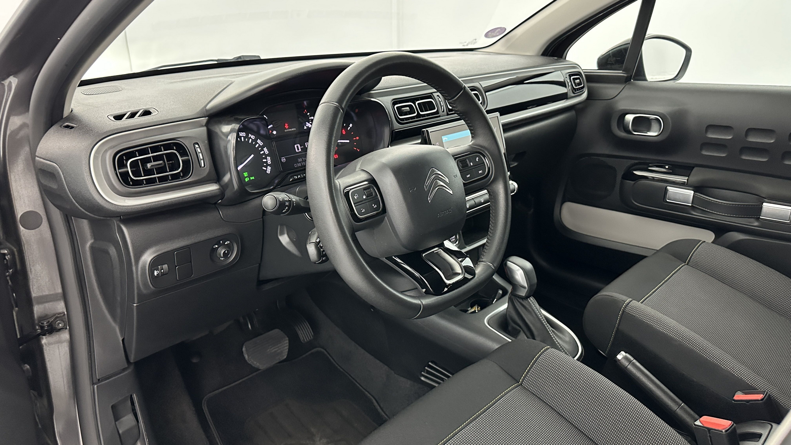 Vente en ligne Citroën C3 C3 1.2 Puretech 110ch Shine EAT6 au prix de 18 200 €