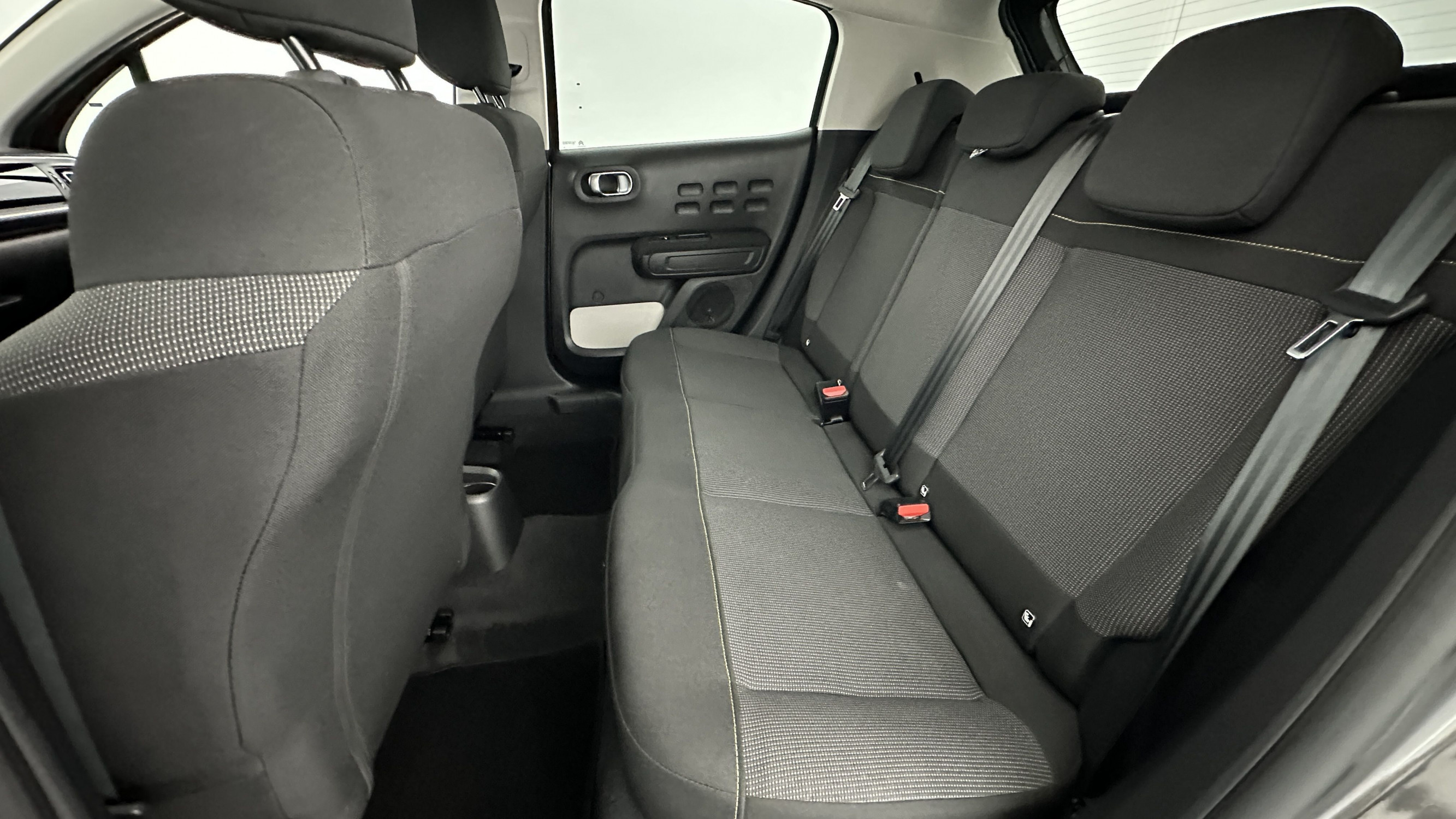 Vente en ligne Citroën C3 C3 1.2 Puretech 110ch Shine EAT6 au prix de 18 200 €