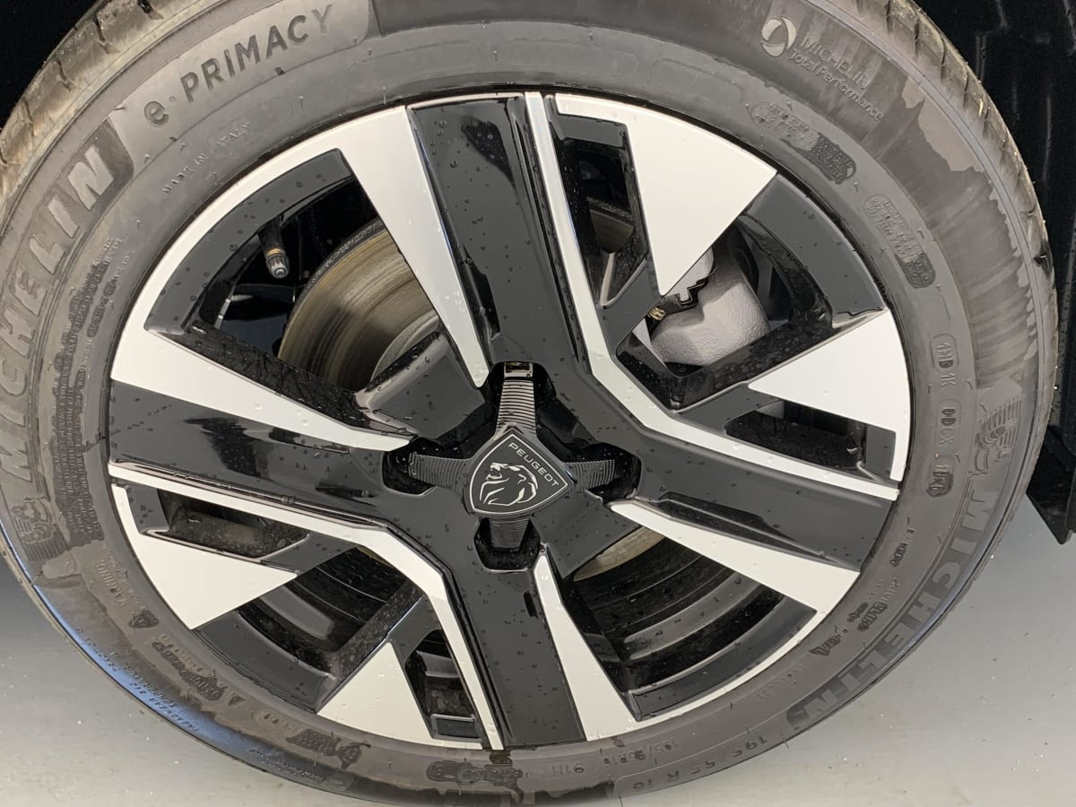 Vente en ligne Peugeot 208 Hybrid 110 ch e-DCS6 Allure au prix de 21 620 €