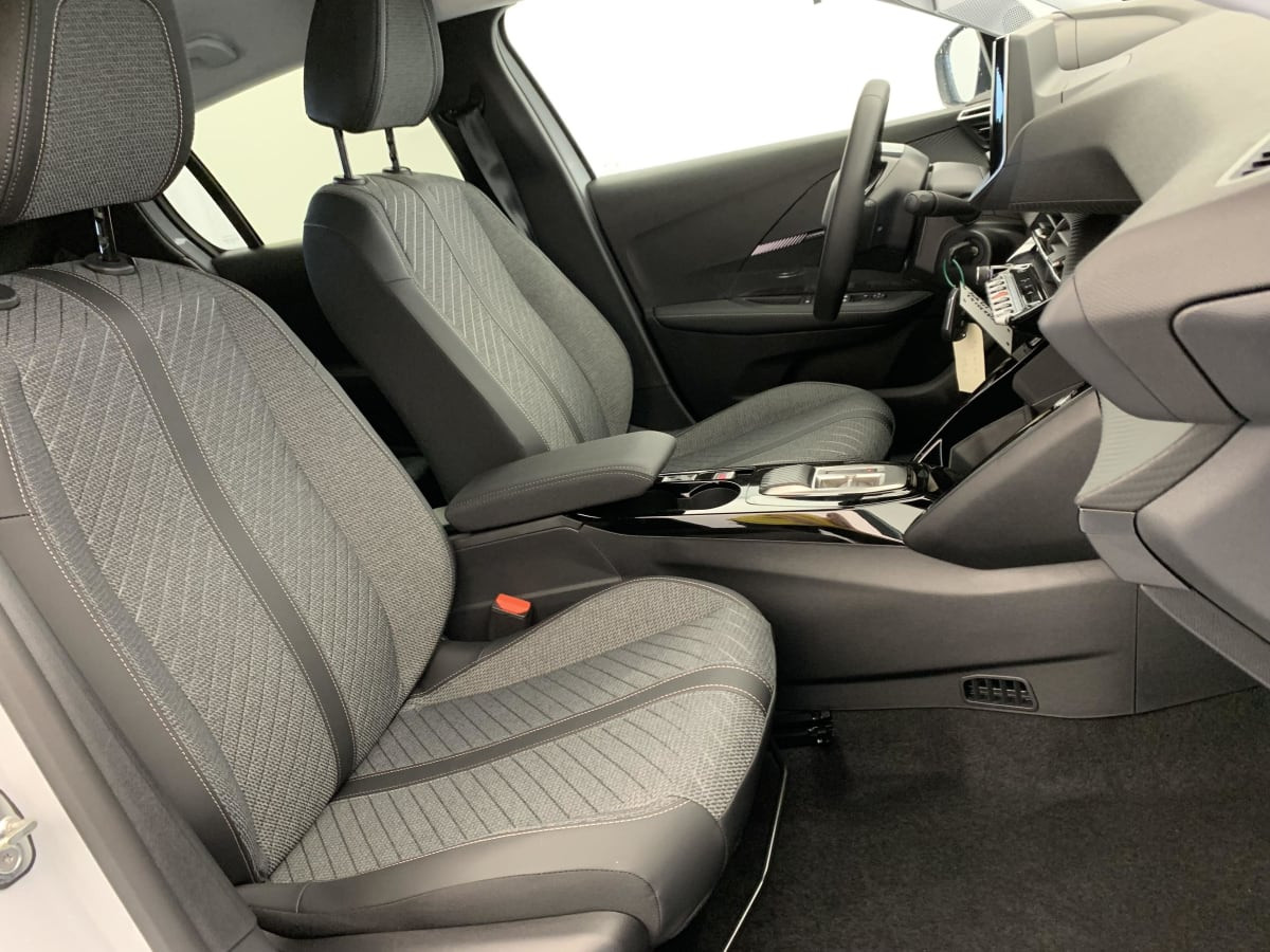 Vente en ligne Peugeot 208 Hybrid 110 ch e-DCS6 Allure au prix de 21 620 €