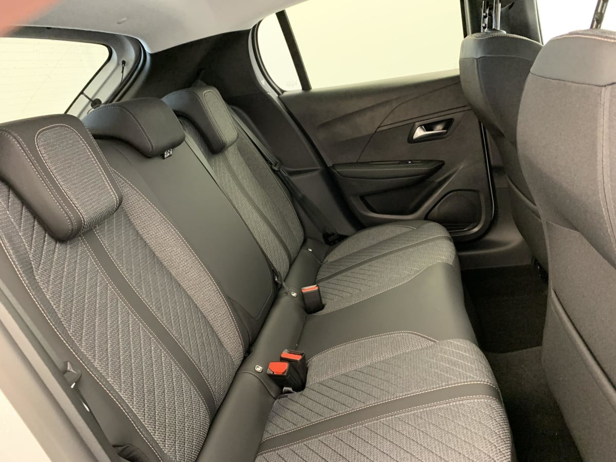 Vente en ligne Peugeot 208 Hybrid 110 ch e-DCS6 Allure au prix de 21 620 €
