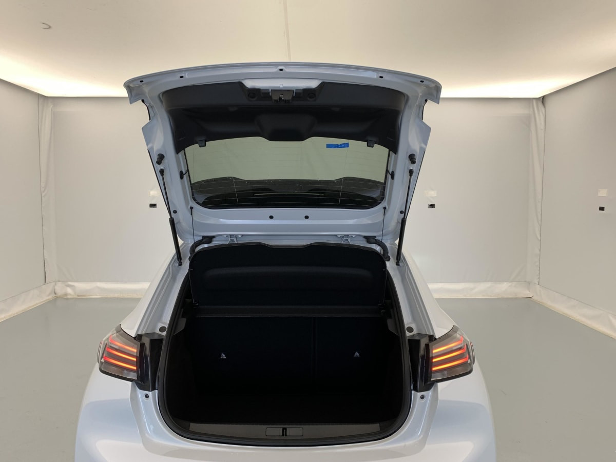 Vente en ligne Peugeot 208 Hybrid 110 ch e-DCS6 Allure au prix de 21 620 €