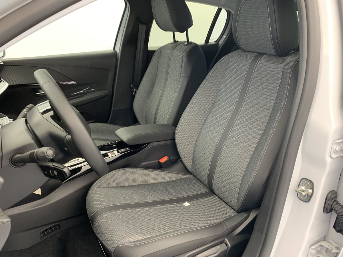 Vente en ligne Peugeot 208 Hybrid 110 ch e-DCS6 Allure au prix de 21 620 €