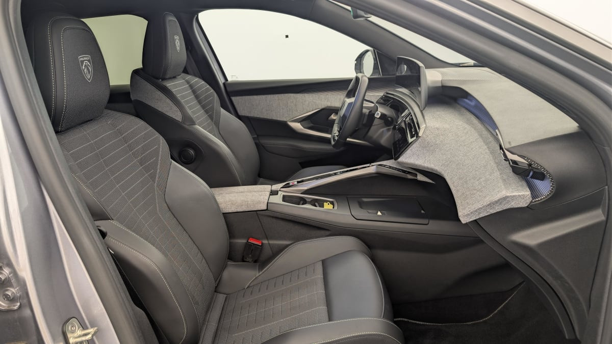 Vente en ligne Peugeot 3008 Hybrid 145 e-DCS6 GT au prix de 28 510 €