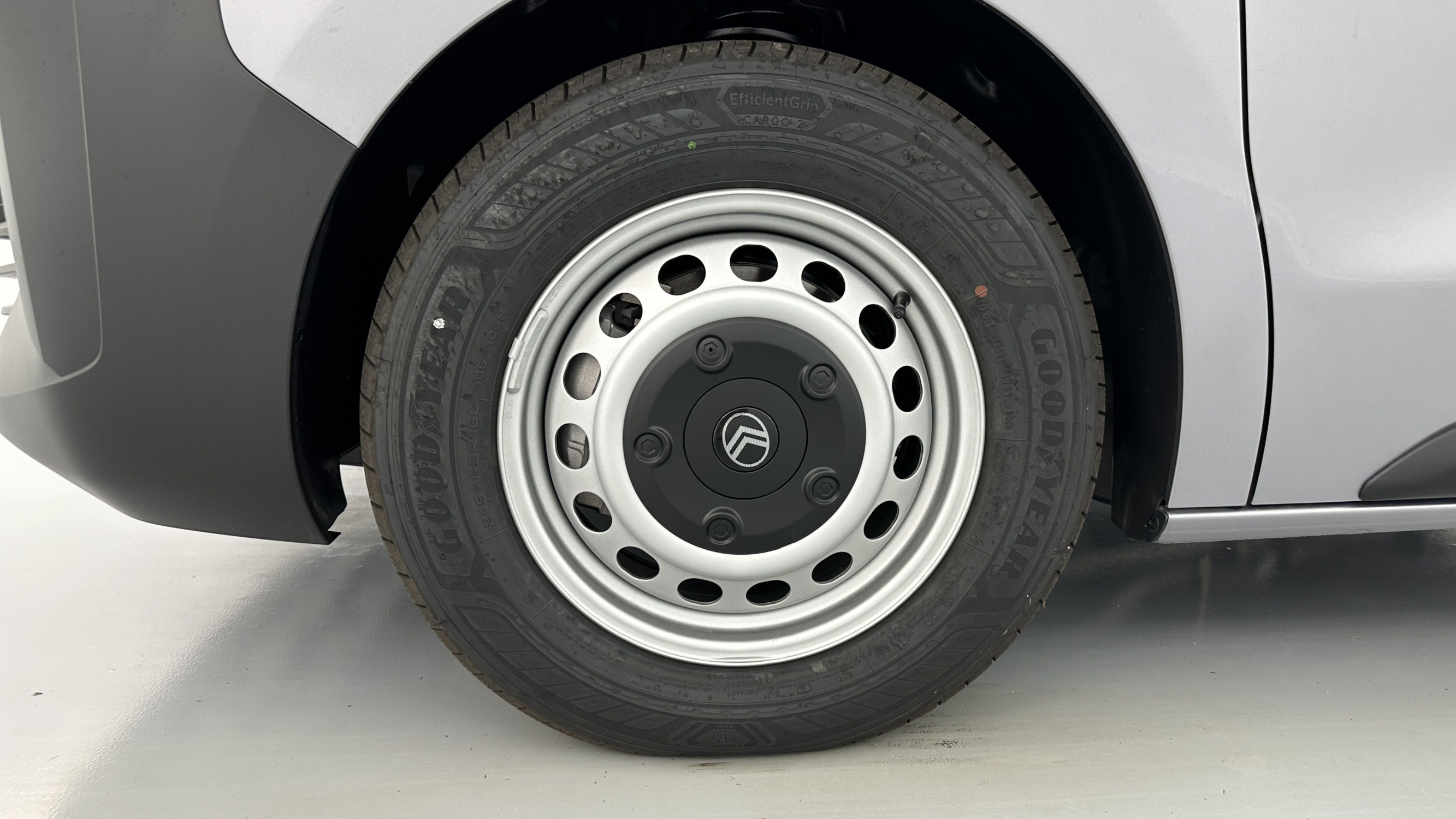 Vente en ligne Citroën Jumpy Fourgon JUMPY M 2.2 BlueHDi 180ch EAT8 au prix de 31 880 €